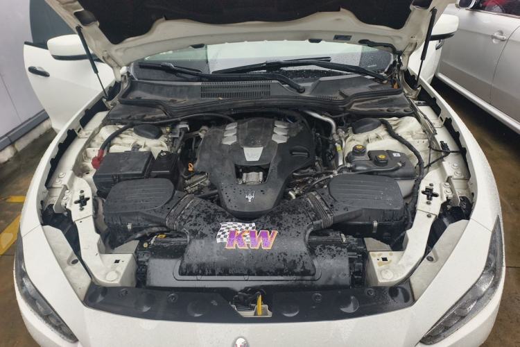 Used Maserati Ghibli 2014 3.0T Standard Edition Engine Bay
