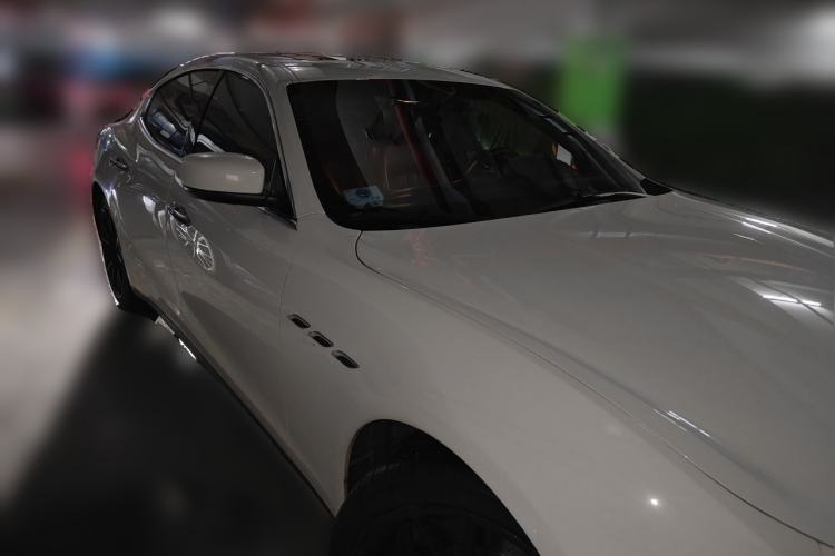 Used Maserati Ghibli 2014 3.0T Standard Edition Front Right 45 Deg