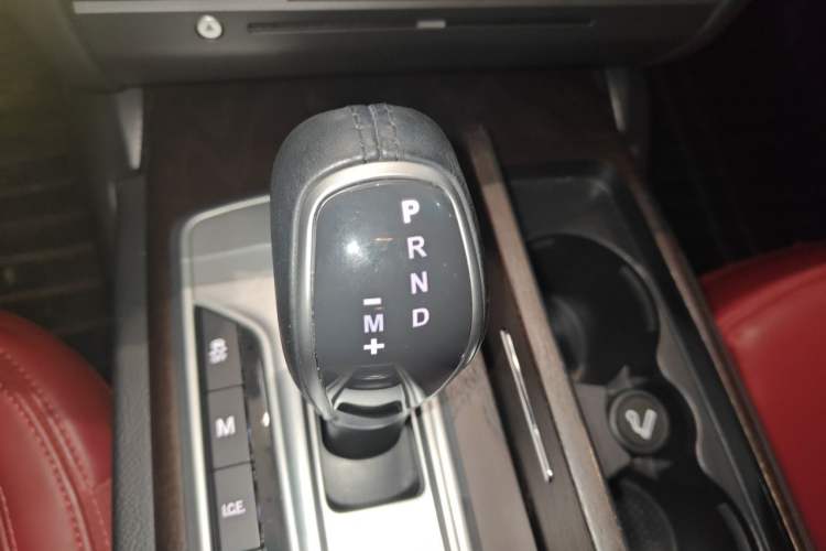 Used Maserati Ghibli 2014 3.0T Standard Edition Gear Lever