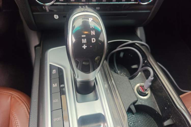 Used Maserati Ghibli 2014 3.0T Standard Edition Gear Lever