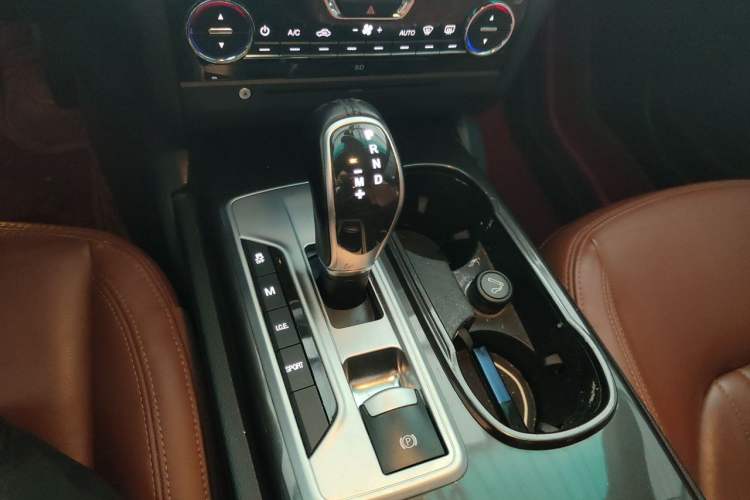 Used Maserati Ghibli 2014 3.0T S Gear Lever