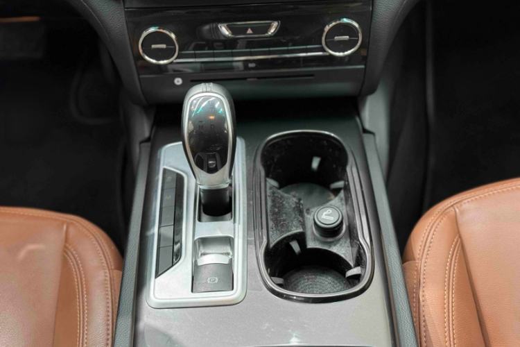 Used Maserati Ghibli 2014 3.0T Standard Edition Gear Lever