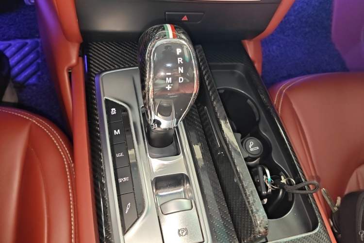 Used Maserati Ghibli 2014 3.0T Standard Edition Gear Lever