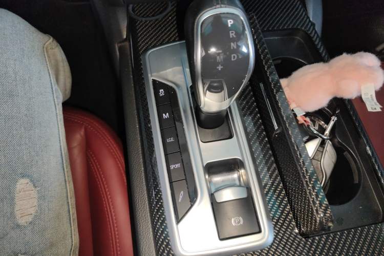 Used Maserati Ghibli 2014 3.0T Standard Edition Gear Lever