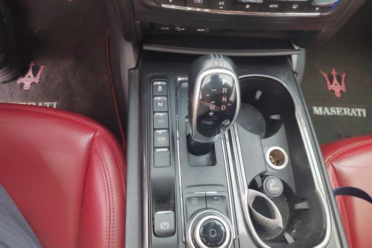 Used Maserati Ghibli 2014 3.0T S Q4 Gear Lever