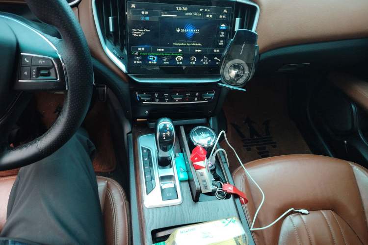 Used Maserati Ghibli 2014 3.0T S Q4 Gear Lever