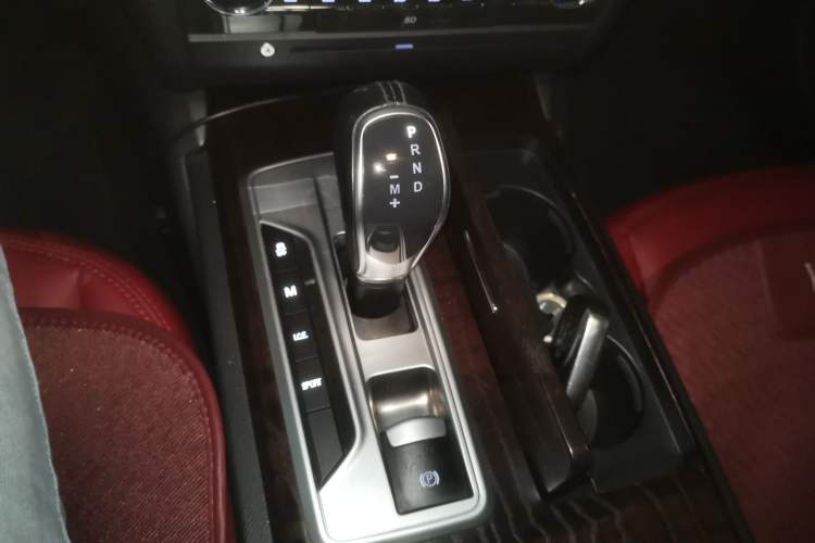 Used Maserati Ghibli 2014 3.0T Standard Edition Gear Lever