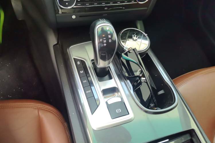 Used Maserati Ghibli 2014 3.0T Standard Edition Gear Lever