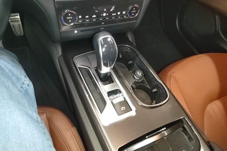 Used Maserati Ghibli 2014 3.0T Standard Edition Gear Lever