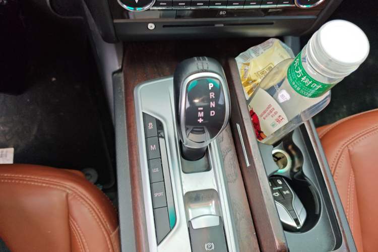 Used Maserati Ghibli 2014 3.0T Standard Edition Gear Lever