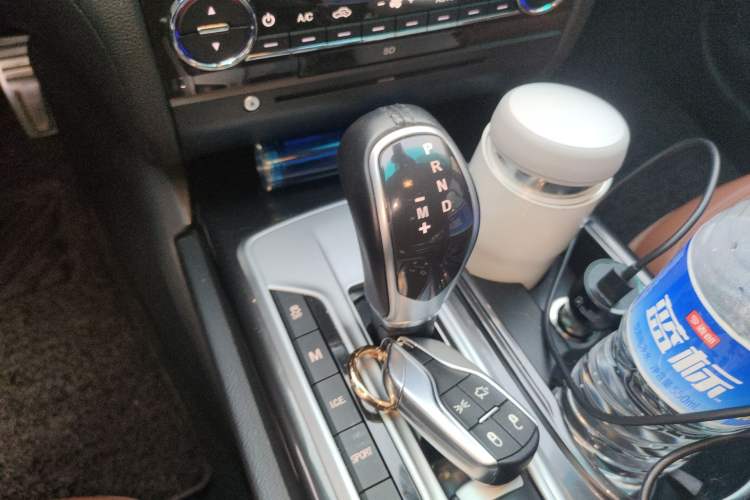 Used Maserati Ghibli 2014 3.0T Standard Edition Gear Lever