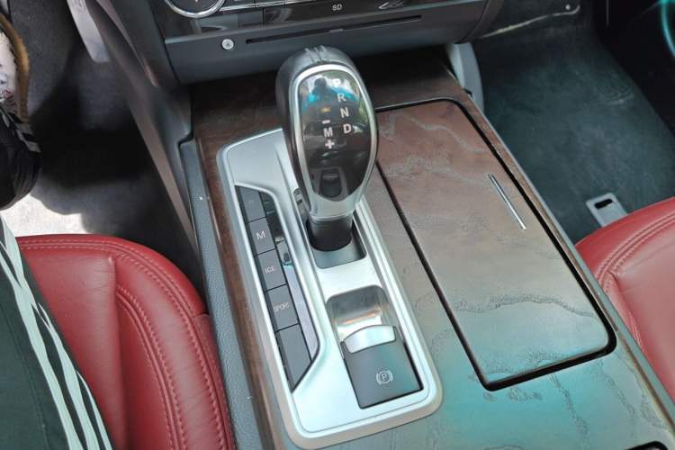 Used Maserati Ghibli 2014 3.0T Standard Edition Gear Lever