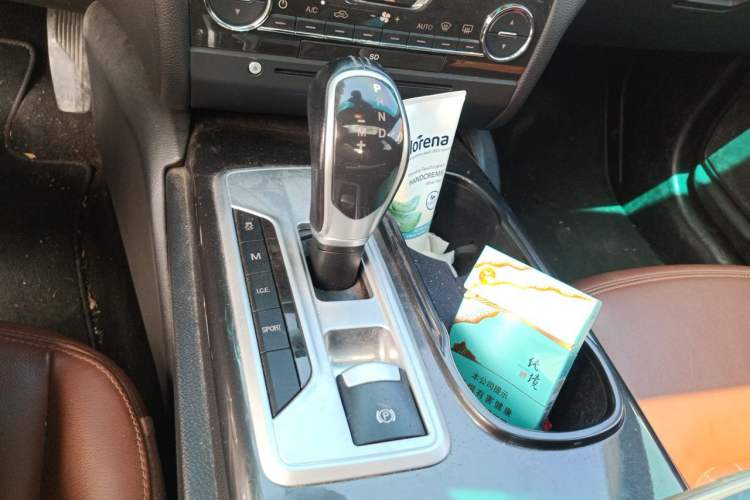 Used Maserati Ghibli 2014 3.0T Standard Edition Gear Lever