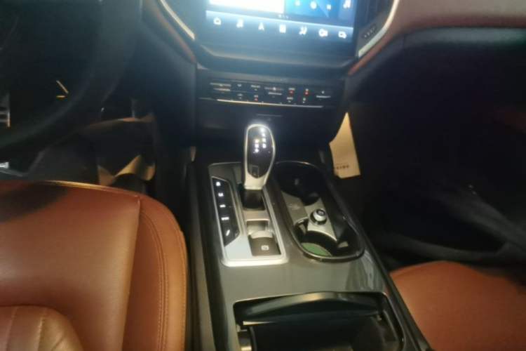 Used Maserati Ghibli 2014 3.0T Standard Edition Gear Lever