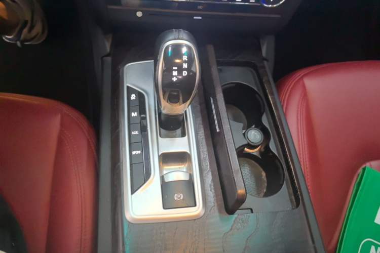 Used Maserati Ghibli 2014 3.0T Standard Edition Gear Lever