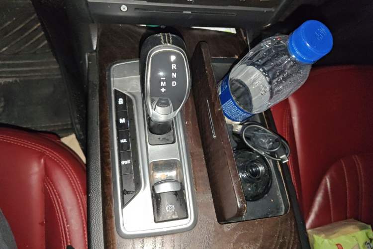 Used Maserati Ghibli 2014 3.0T Standard Edition Gear Lever