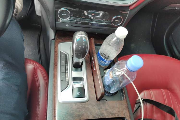 Used Maserati Ghibli 2014 3.0T Standard Edition Gear Lever