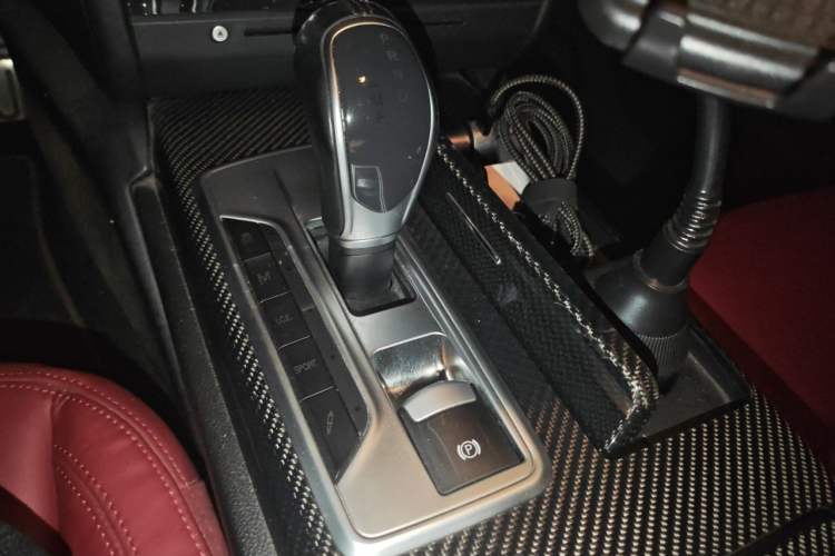 Used Maserati Ghibli 2014 3.0T Standard Edition Gear Lever