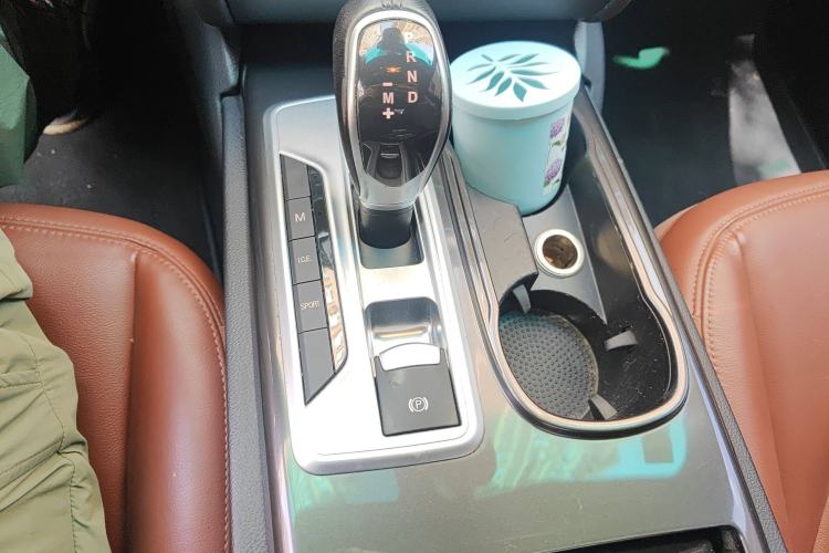 Used Maserati Ghibli 2014 3.0T Standard Edition Gear Lever
