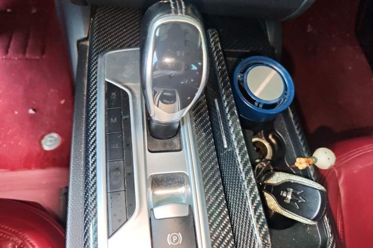 Used Maserati Ghibli 2014 3.0T Standard Edition Gear Lever