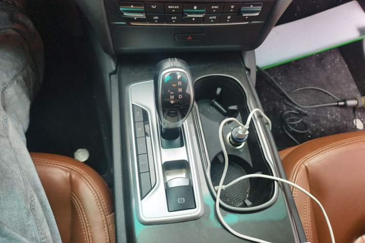 Used Maserati Ghibli 2014 3.0T Standard Edition Gear Lever