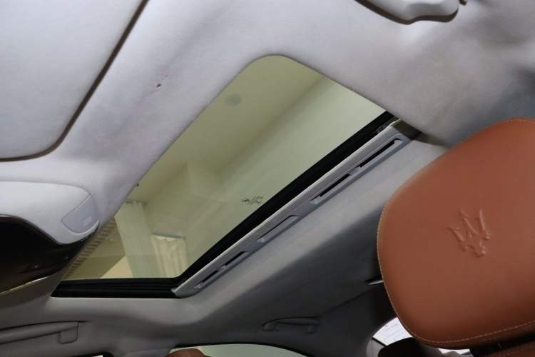 Used Maserati Ghibli 2014 3.0T Standard Edition Headliner