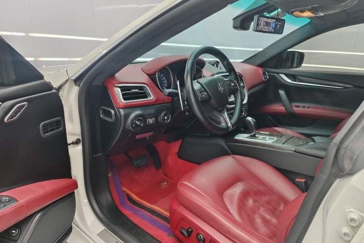 Used Maserati Ghibli 2014 3.0T S Q4 Interior 2