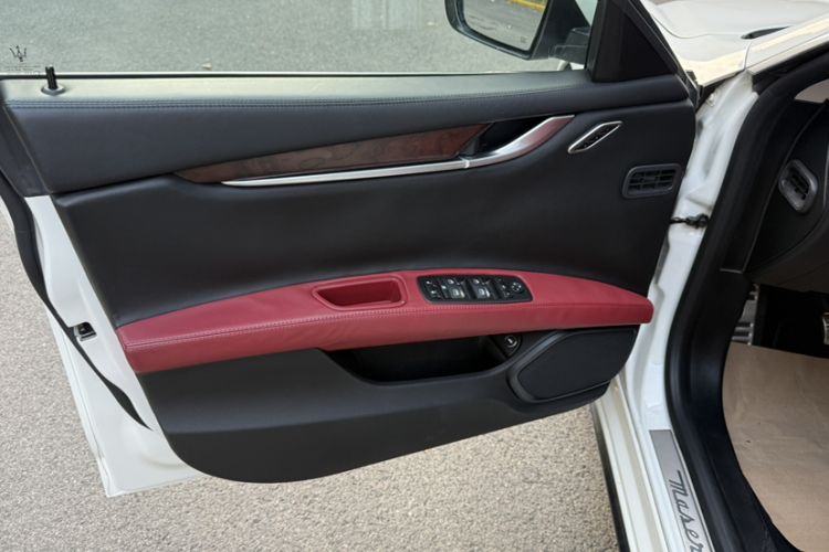 Used Maserati Ghibli 2014 3.0T Standard Edition Interior 2
