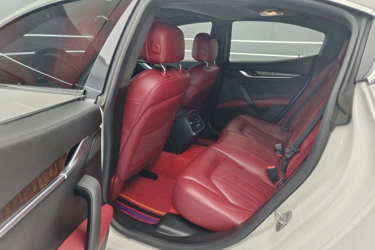 Used Maserati Ghibli 2014 3.0T S Q4 Interior 3
