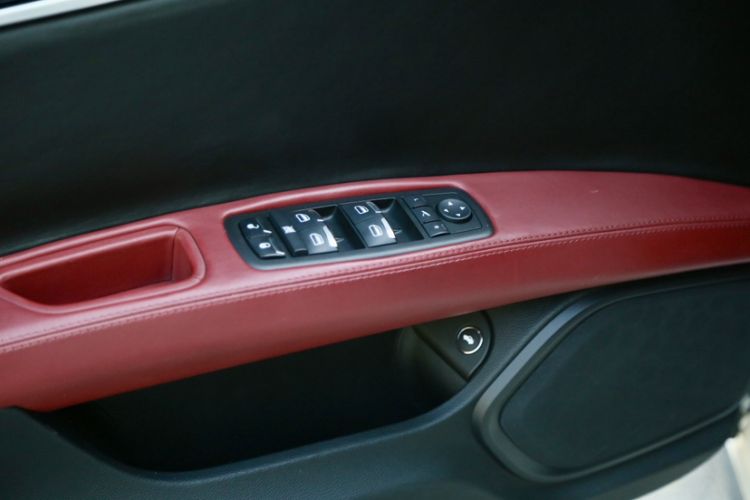 Used Maserati Ghibli 2014 3.0T Standard Edition Interior 3