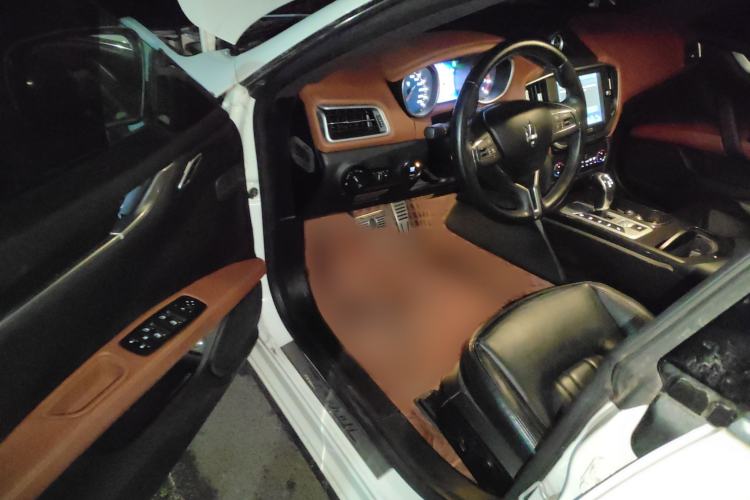 Used Maserati Ghibli 2014 3.0T Standard Edition Interior 3