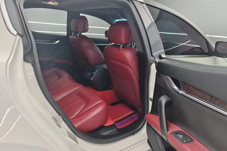 Used Maserati Ghibli 2014 3.0T S Q4 Interior 5