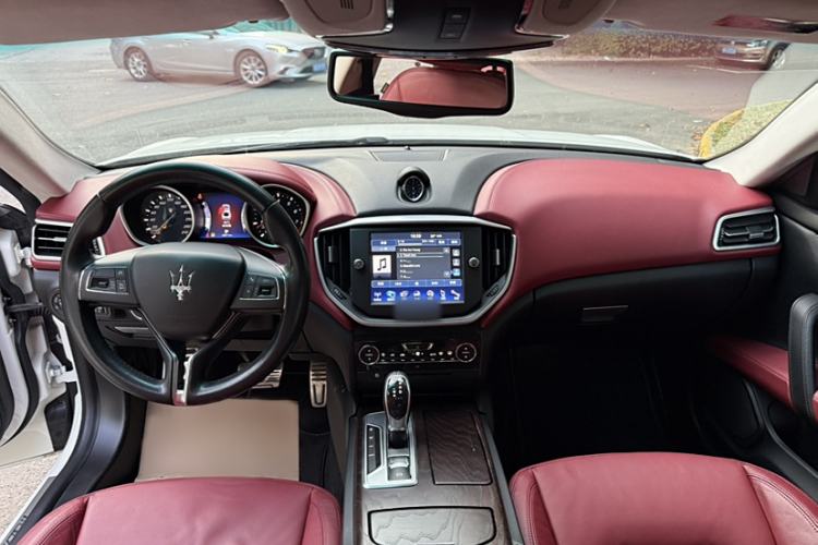 Used Maserati Ghibli 2014 3.0T Standard Edition Interior 8