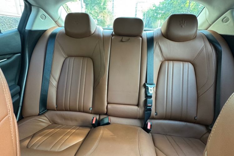 Used Maserati Ghibli 2014 3.0T Standard Edition Interior 9