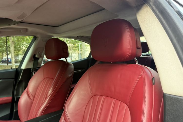 Used Maserati Ghibli 2014 3.0T Standard Edition Interior 9