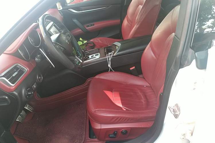 Used Maserati Ghibli 2014 3.0T Standard Edition Left Front Seat