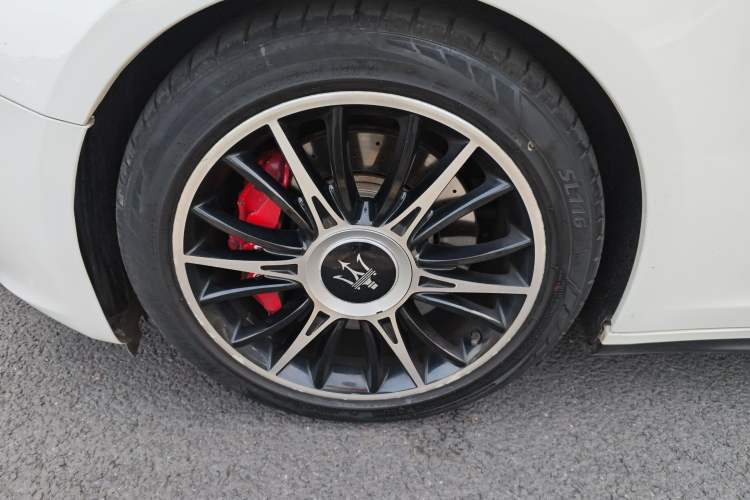 Used Maserati Ghibli 2014 3.0T Standard Edition Left Front Wheel Hub