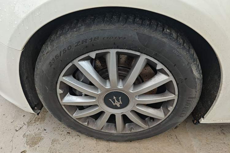 Used Maserati Ghibli 2014 3.0T Standard Edition Left Front Wheel Hub