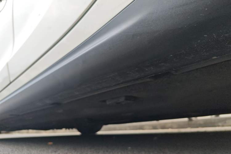 Used Maserati Ghibli 2014 3.0T Standard Edition Left Side Sill