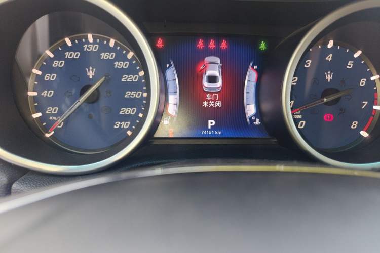 Used Maserati Ghibli 2014 3.0T Standard Edition Odometer Close Up