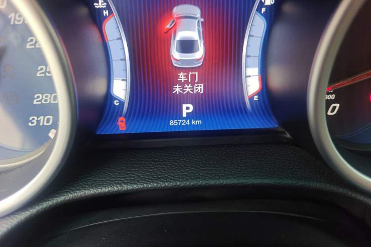 Used Maserati Ghibli 2014 3.0T Standard Edition Odometer Close Up