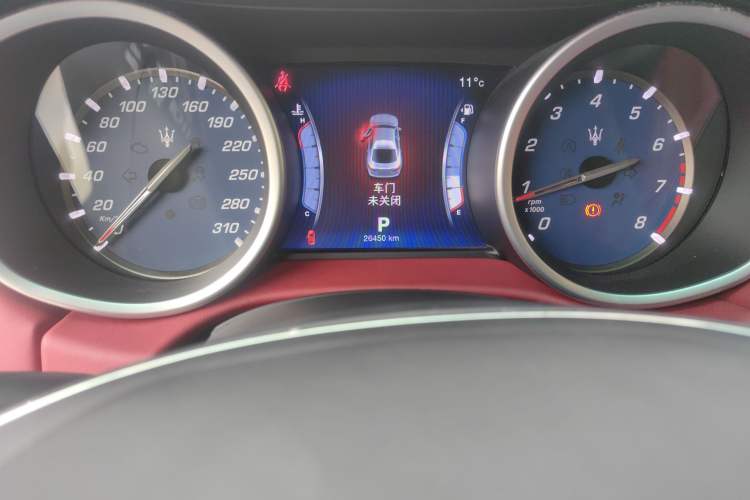 Used Maserati Ghibli 2014 3.0T Standard Edition Odometer Close Up
