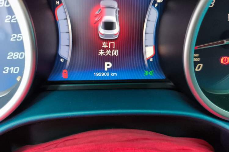 Used Maserati Ghibli 2014 3.0T Standard Edition Odometer Close Up