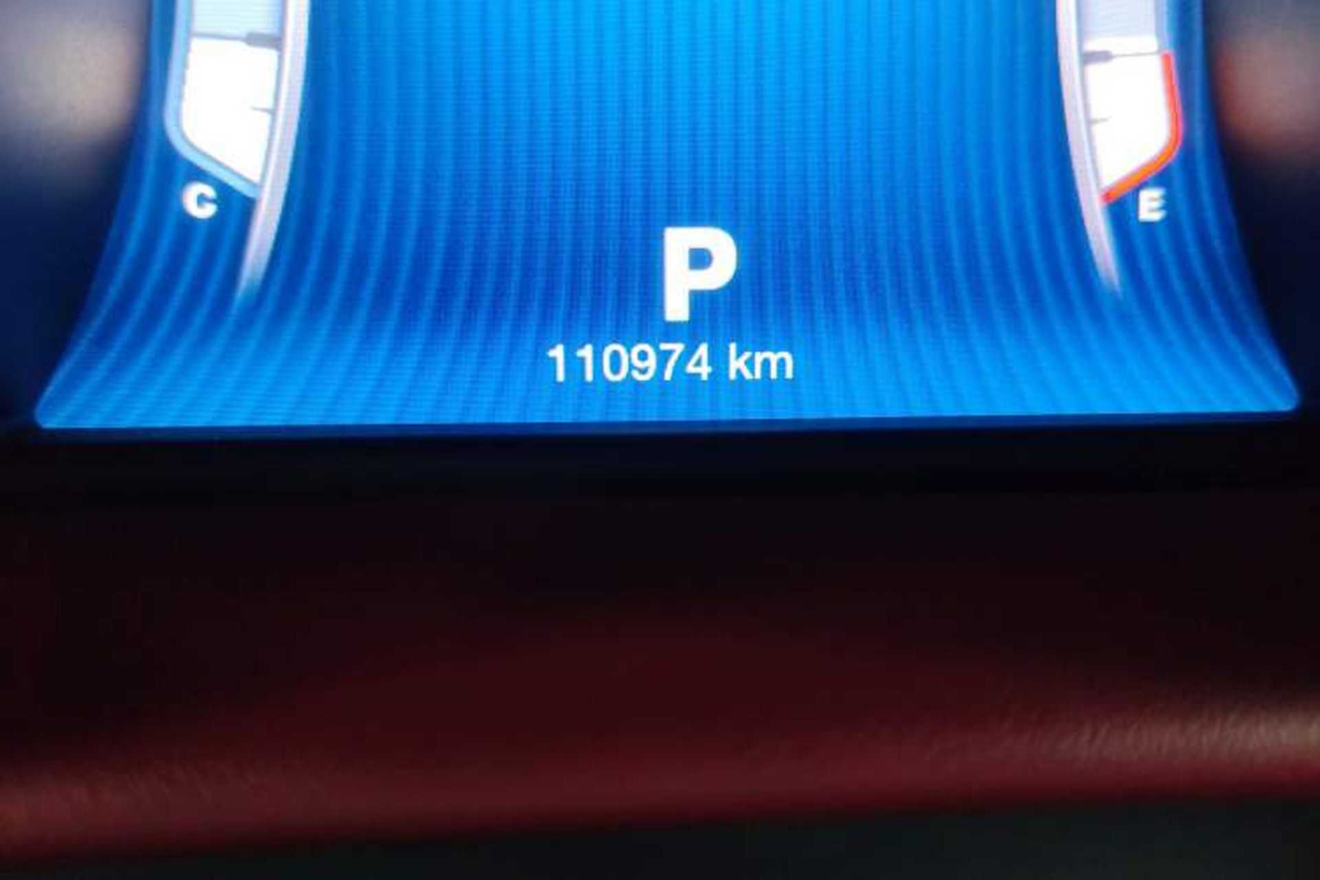 Used Maserati Ghibli 2014 3.0T Standard Edition Odometer Close Up