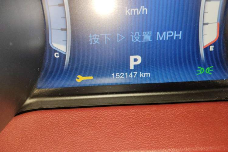 Used Maserati Ghibli 2014 3.0T Standard Edition Odometer Close Up
