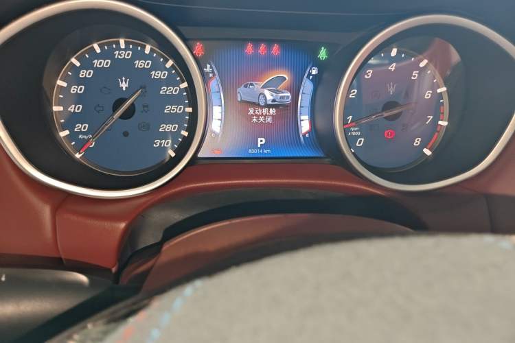 Used Maserati Ghibli 2014 3.0T Standard Edition Odometer Close Up