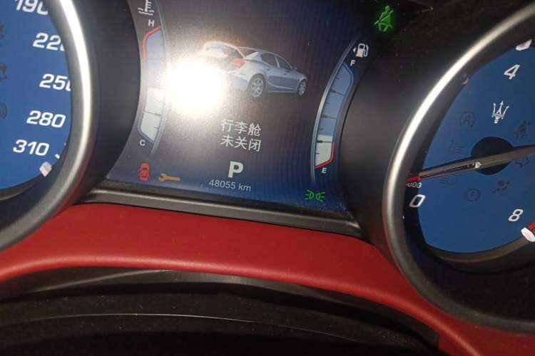 Used Maserati Ghibli 2014 3.0T Standard Edition Odometer Close Up
