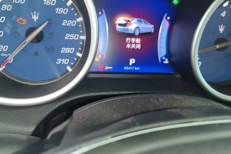Used Maserati Ghibli 2014 3.0T Standard Edition Odometer Close Up