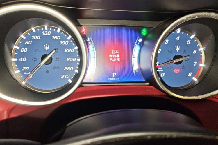 Used Maserati Ghibli 2014 3.0T Standard Edition Odometer Close Up