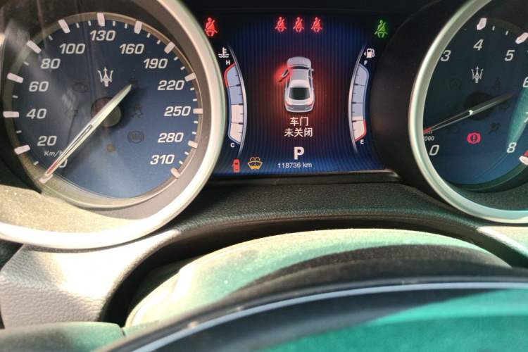 Used Maserati Ghibli 2014 3.0T Standard Edition Odometer Close Up